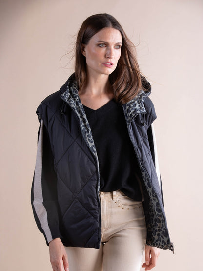 Ärmellose Daunenjacke mit Print