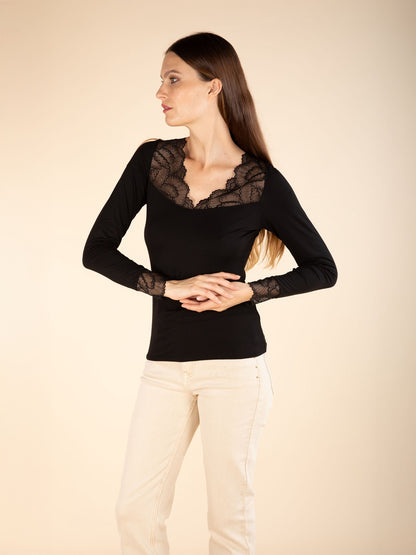 Top mit V-Ausschnitt und Spitze