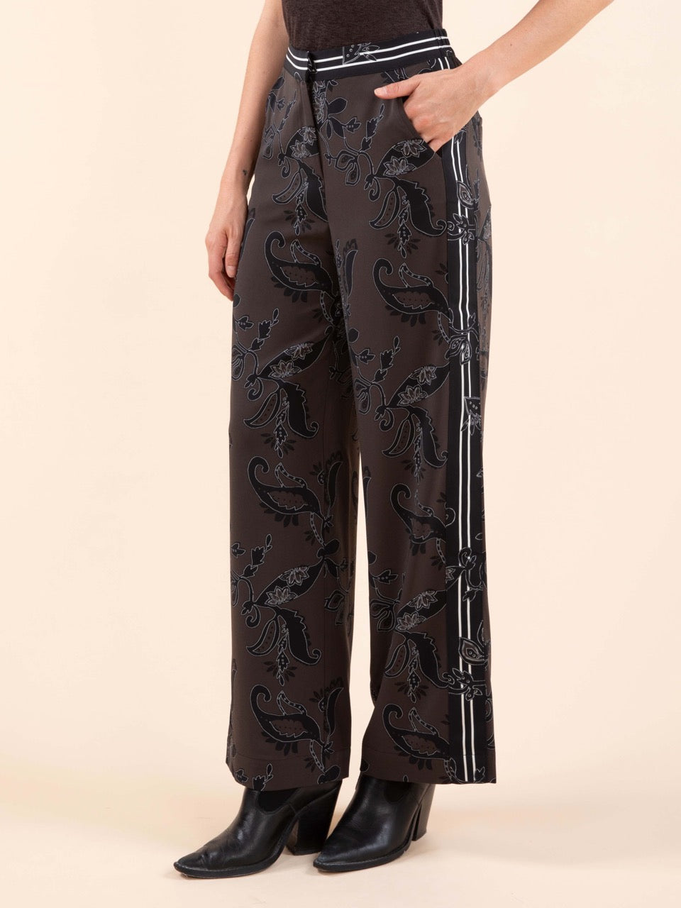 Fließende Satin-Hose