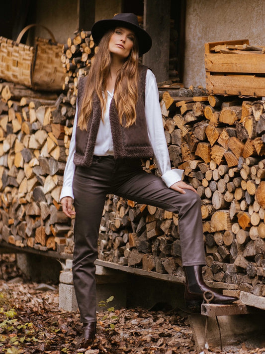 Glänzende Hose – KATE in Marone