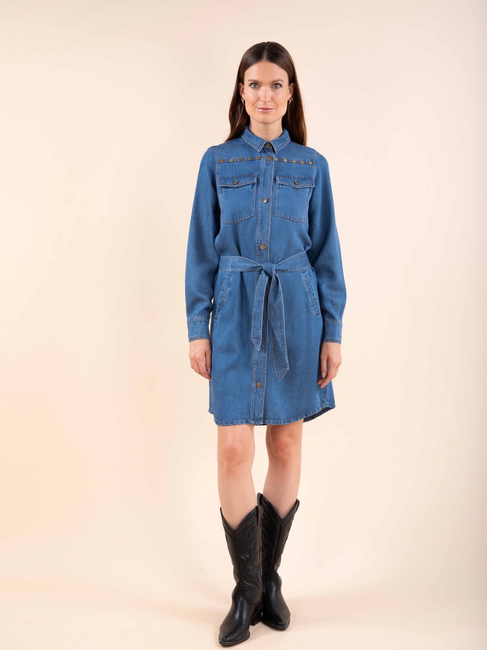 Jeanskleid mit Nieten