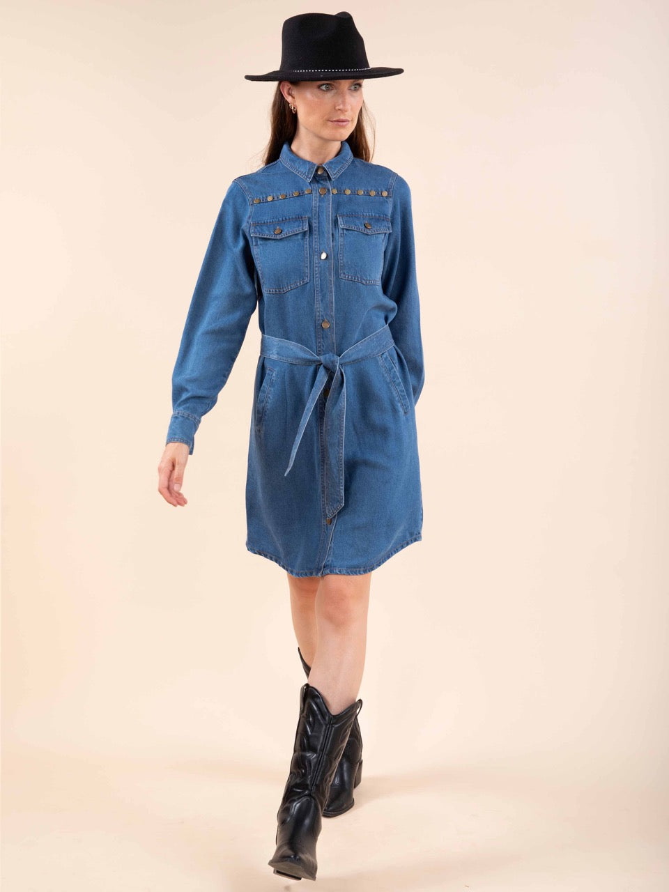 Jeanskleid mit Nieten