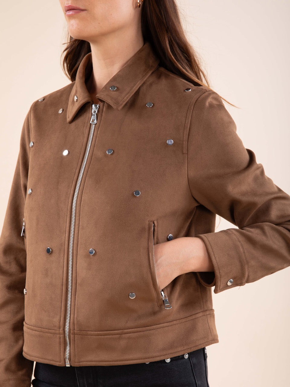 Jacke aus Wildlederimitat mit Nieten