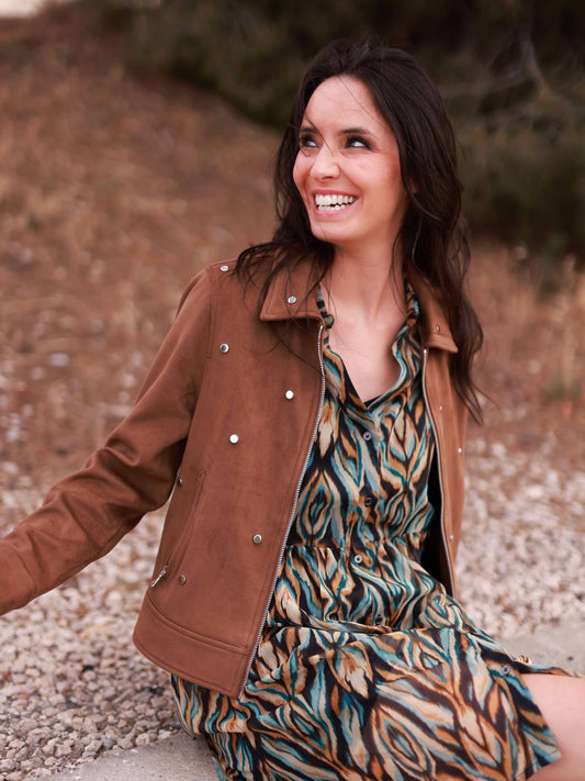Jacke aus Wildlederimitat mit Nieten
