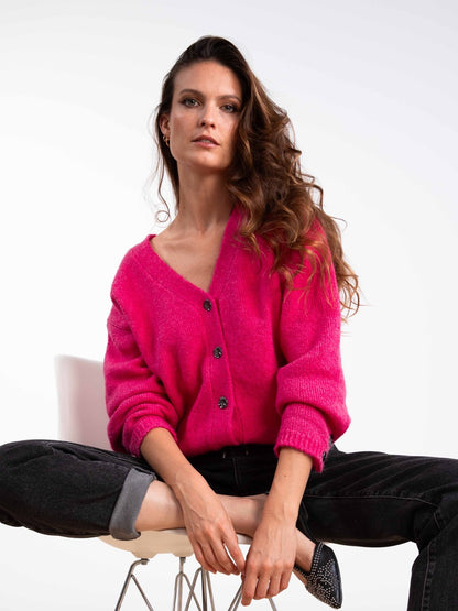 Strickjacke mit Zierknöpfen