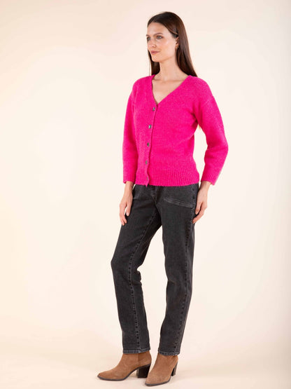 Strickjacke mit Zierknöpfen