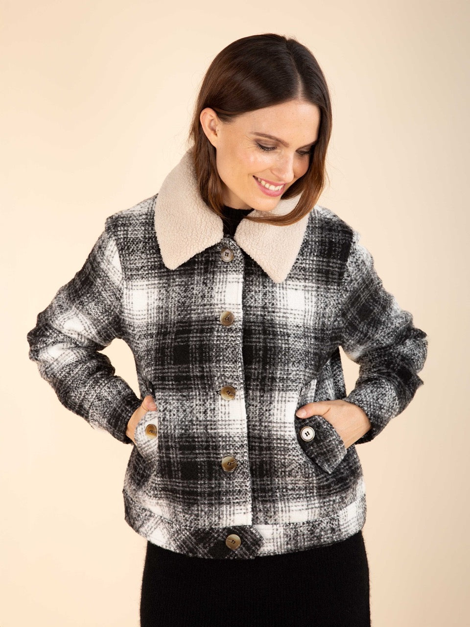 Kurze Karojacke