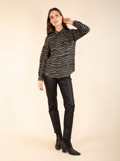 Bluse mit Zebradruck in Tinte
