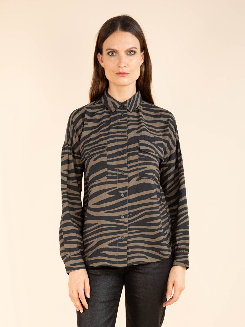 Bluse mit Zebradruck in Tinte