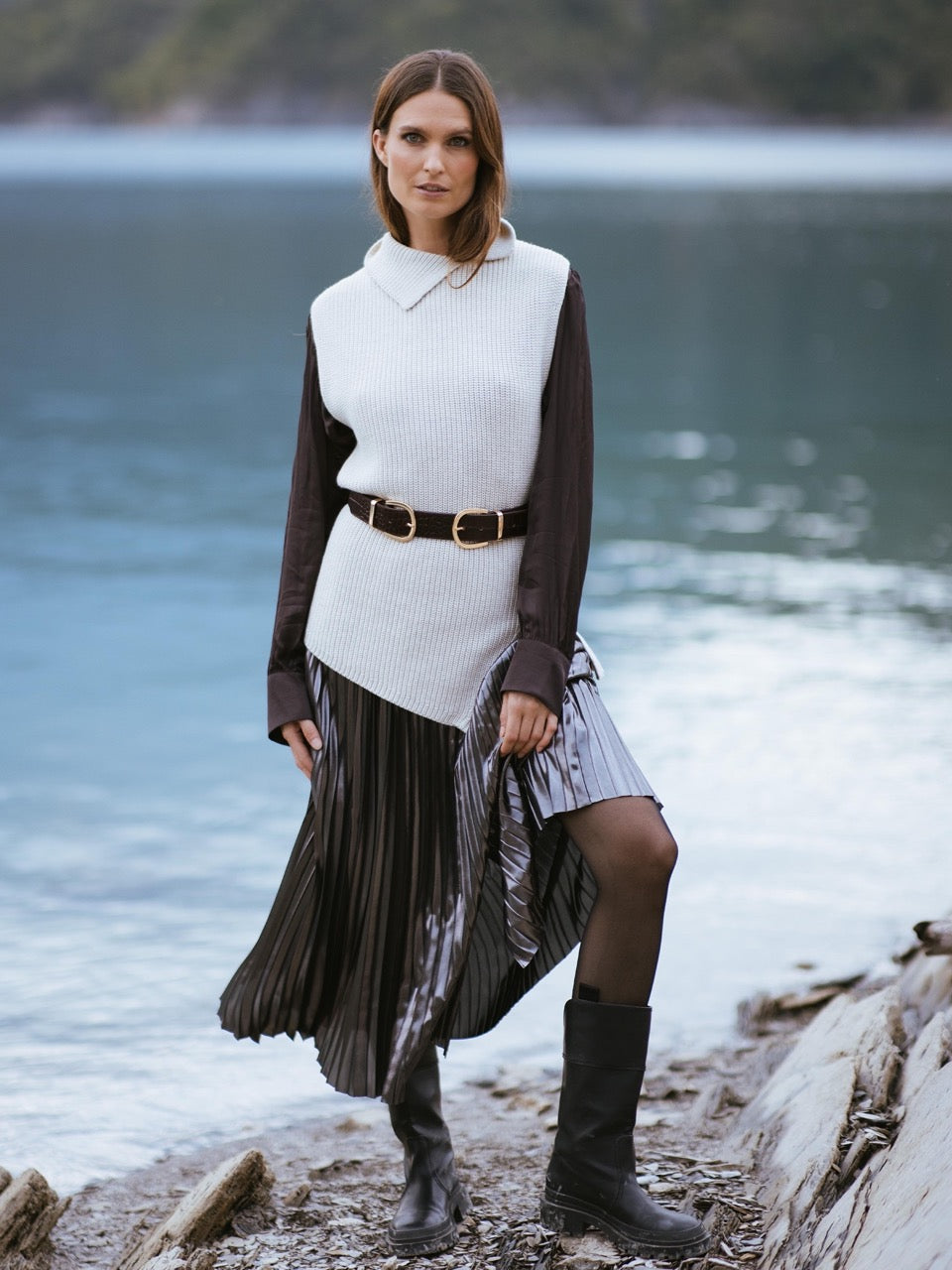 Ärmelloser Pullover mit Reißverschluss in Graubeige