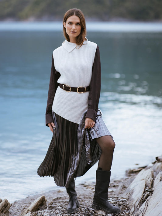 Ärmelloser Pullover mit Reißverschluss in Graubeige