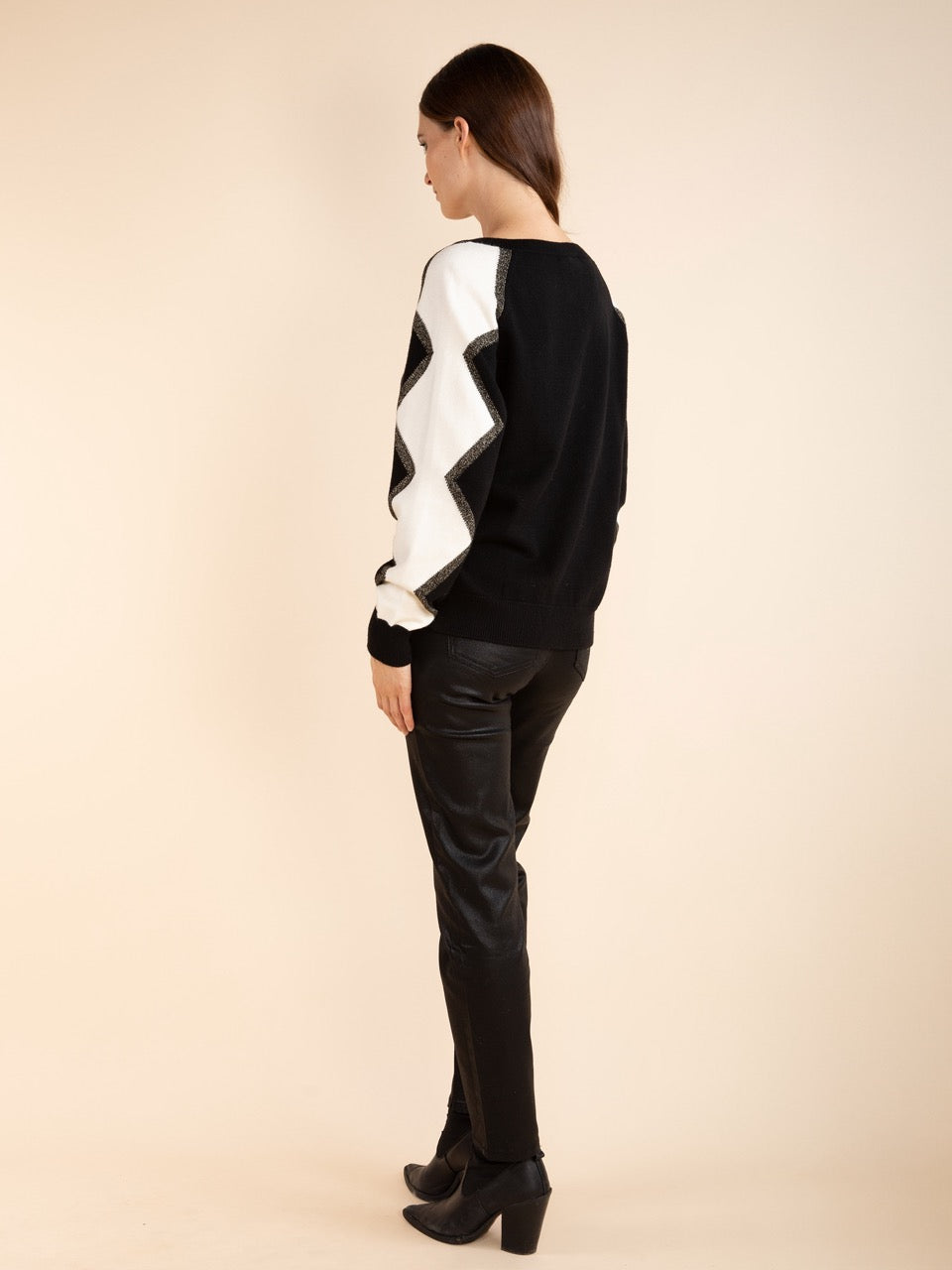 Zweifarbiger Pullover mit Grafikprint
