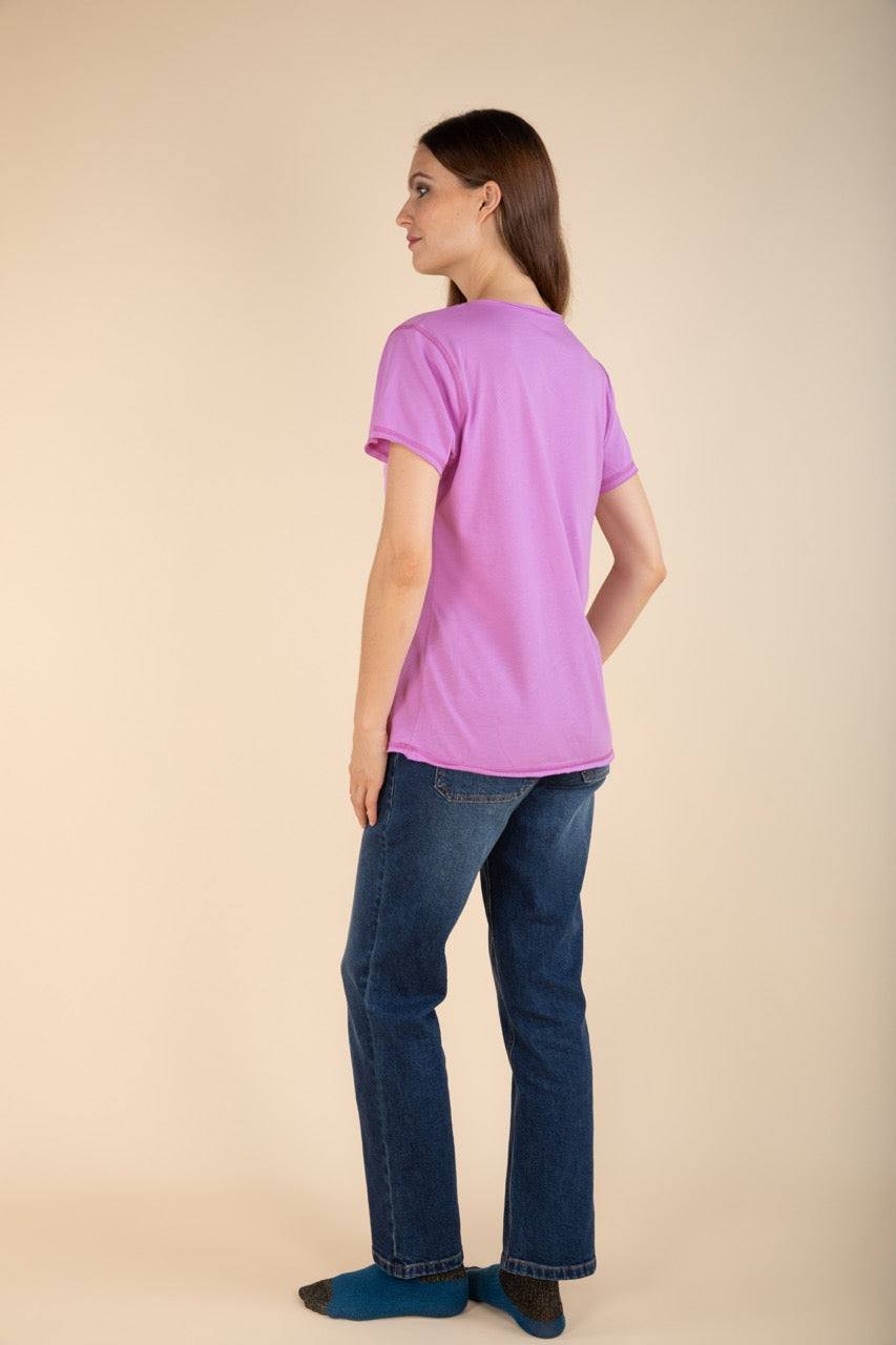 T-Shirt mit MC-Stickerei