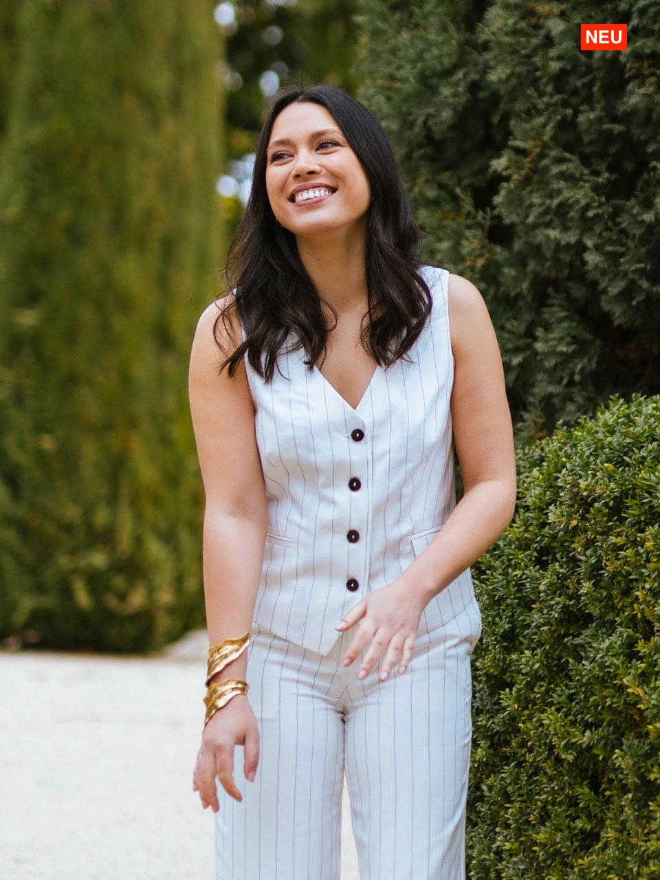 Weste mit Mikrostreifen im Tennis-Look