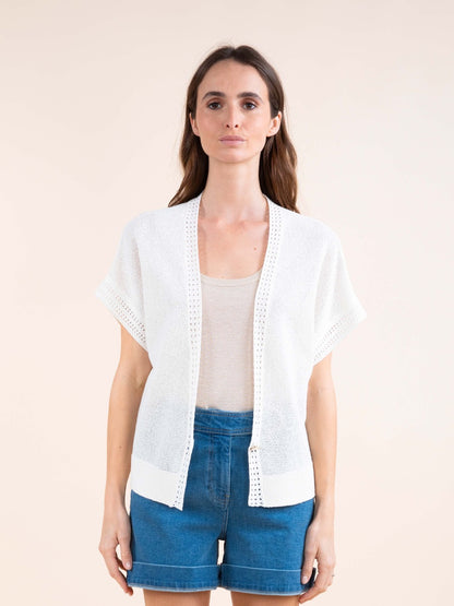 Strickjacke mit tiefem Ausschnitt