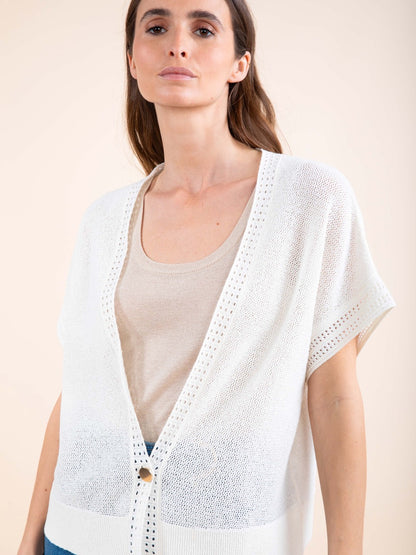 Strickjacke mit tiefem Ausschnitt