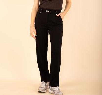 Fließende Hose mit Bundfalten