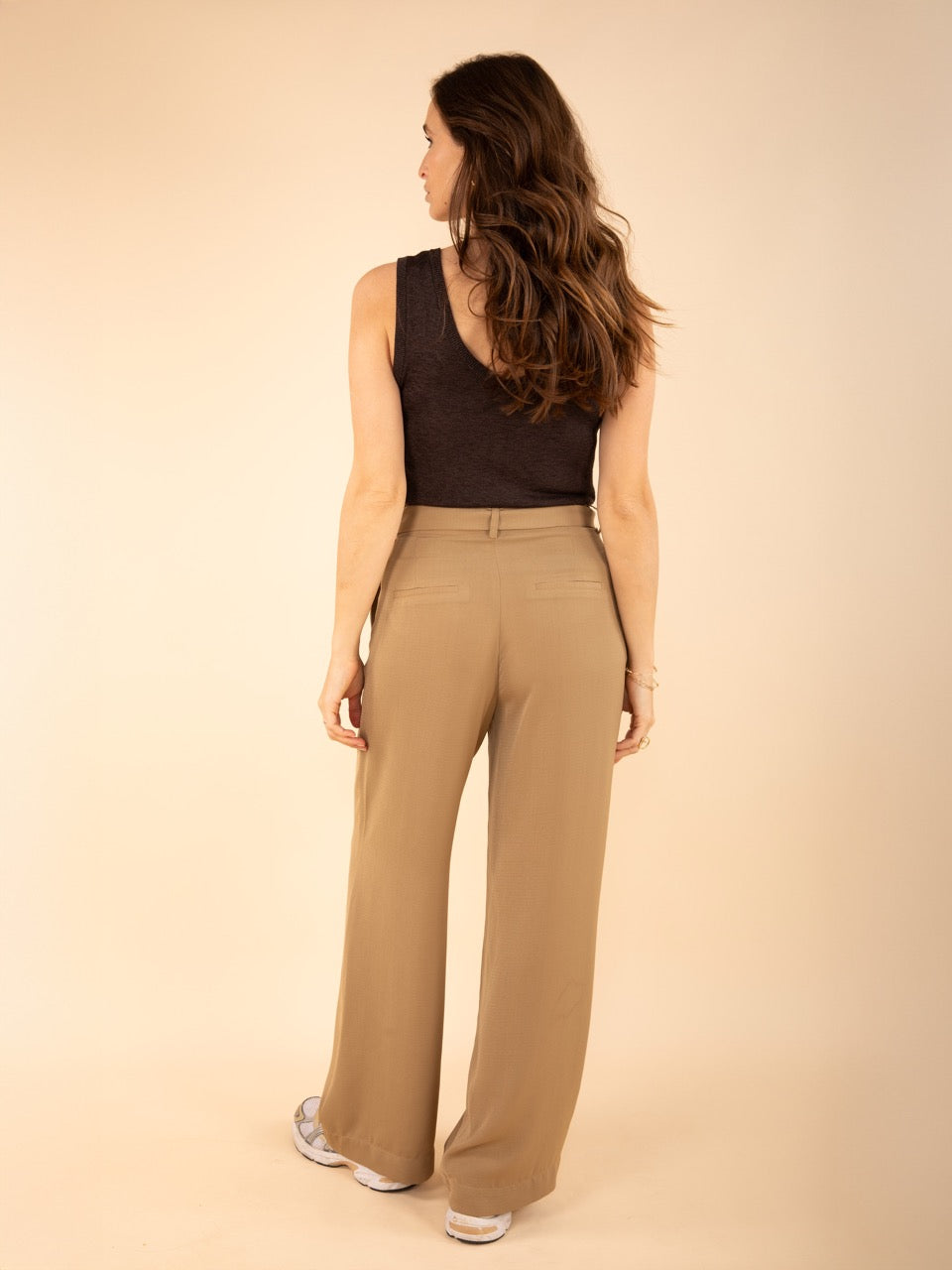 Weite Hose mit Gürtel