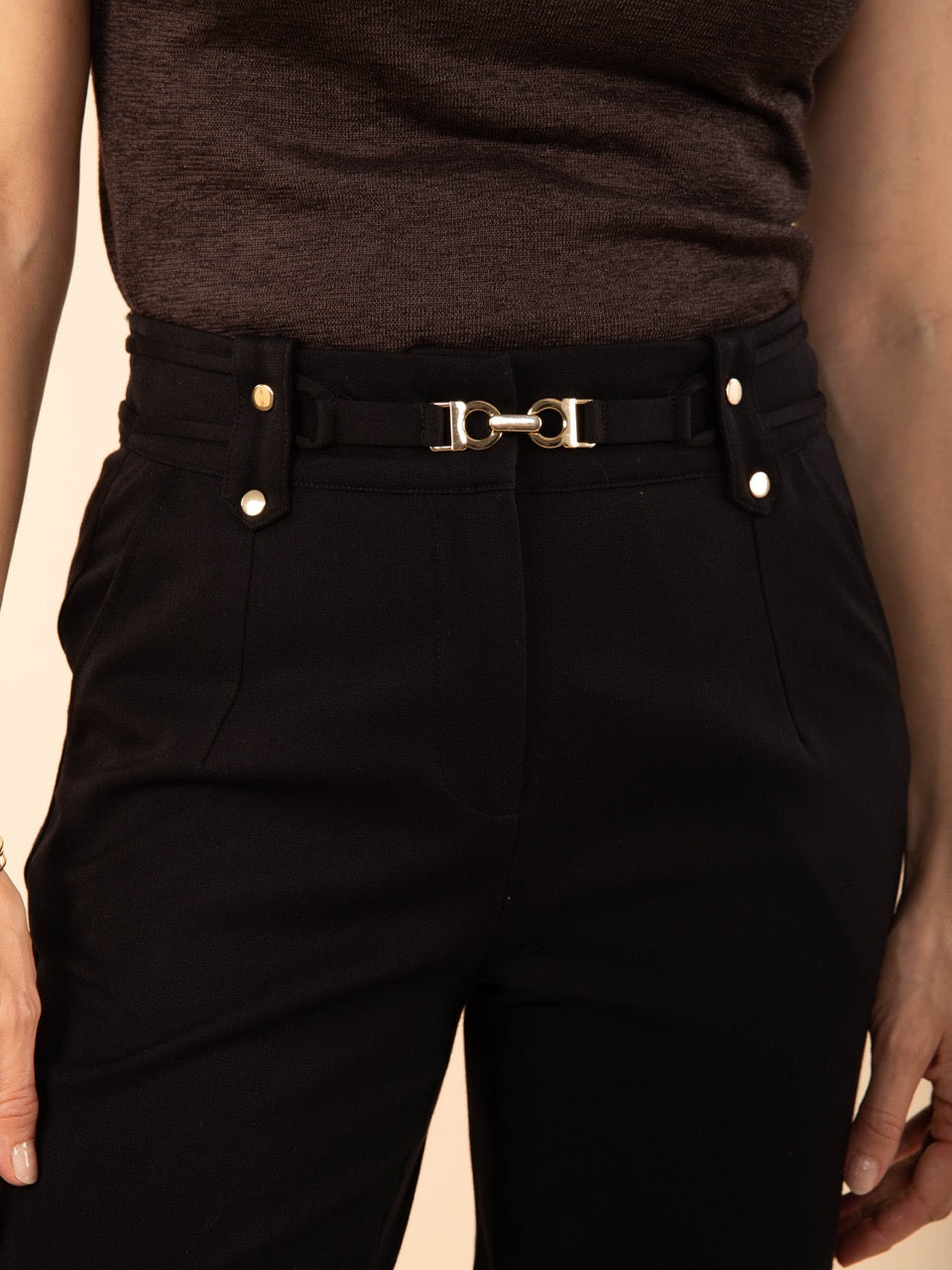 Fließende Hose mit Bundfalten