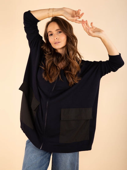 Weite Strickjacke mit Kapuze