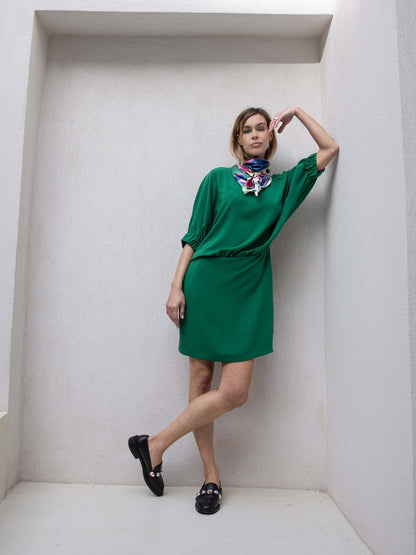 Kleid mit Fledermausärmeln