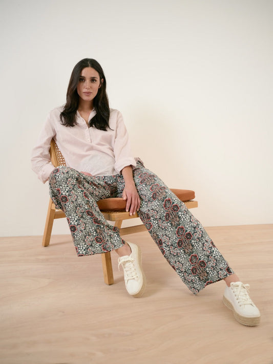 Bluse mit englischer Stickerei